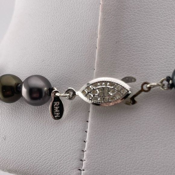 Vintage Signed Roman Faux Pearl Necklace - Picture 4 of 4